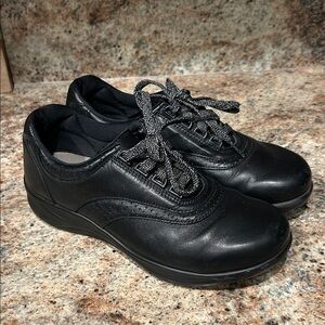 SAS Comfort Women’s 7.5 Walking Shoes Black Leather Lace-Up
